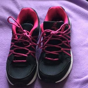 Women’s Energy Zone Sz9 Athletic shoes